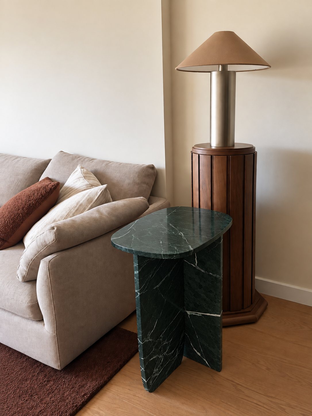Mesa auxiliar personalizada en mármol verde — (Pieces of) Mura